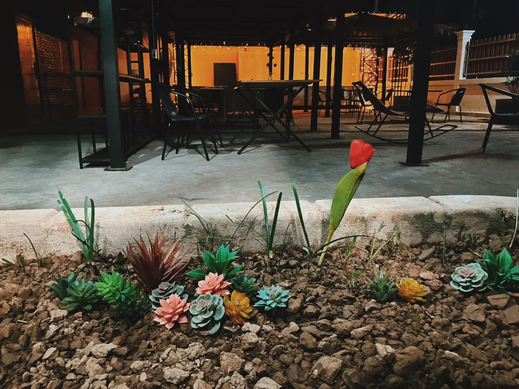 Venn Hostel Vientiane Buitenkant foto
