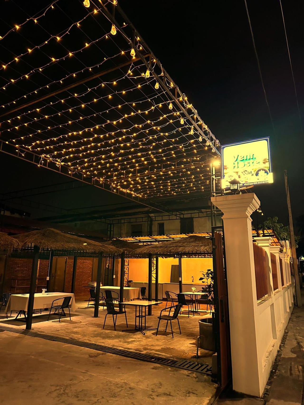 Venn Hostel Vientiane Buitenkant foto