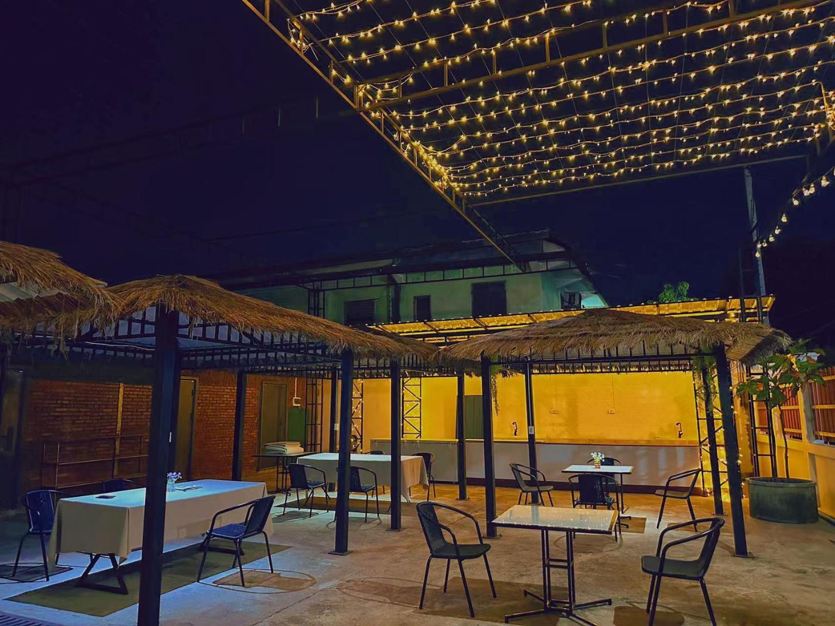 Venn Hostel Vientiane Buitenkant foto